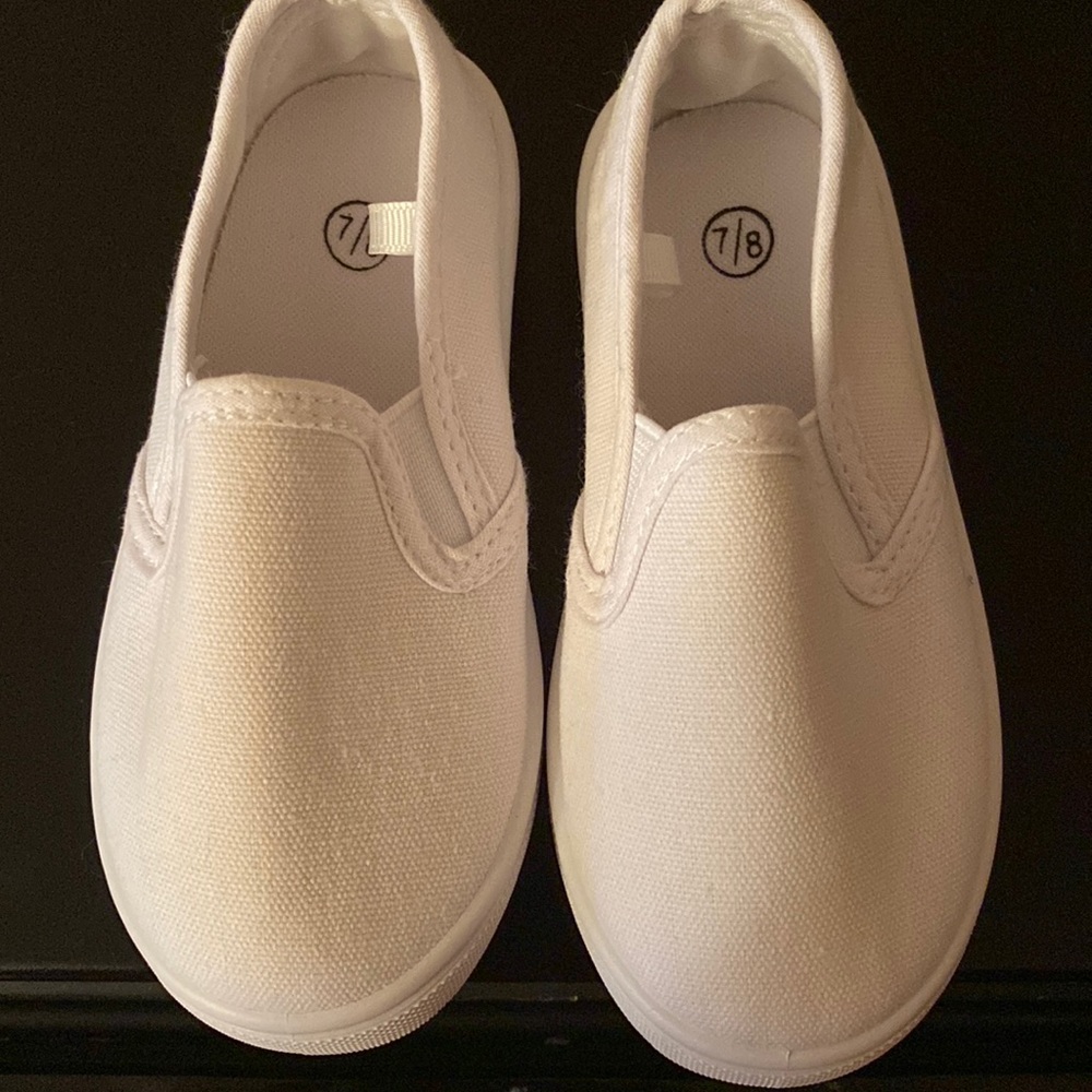 Never Worn Toddler Size 7/8 White Slip On Shoes